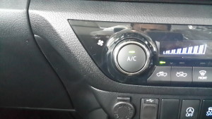 2016-Toyota-Revo-White-ac-controls